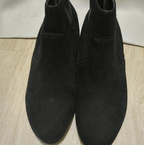 EARTHIES Beaumont Black Booties sz 7 - Picture 1 of 6